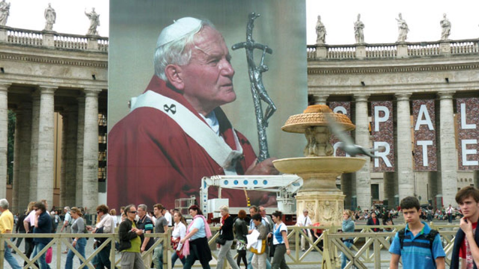 Fieles españoles comienzan a llegar a Roma para la beatificación del Papa