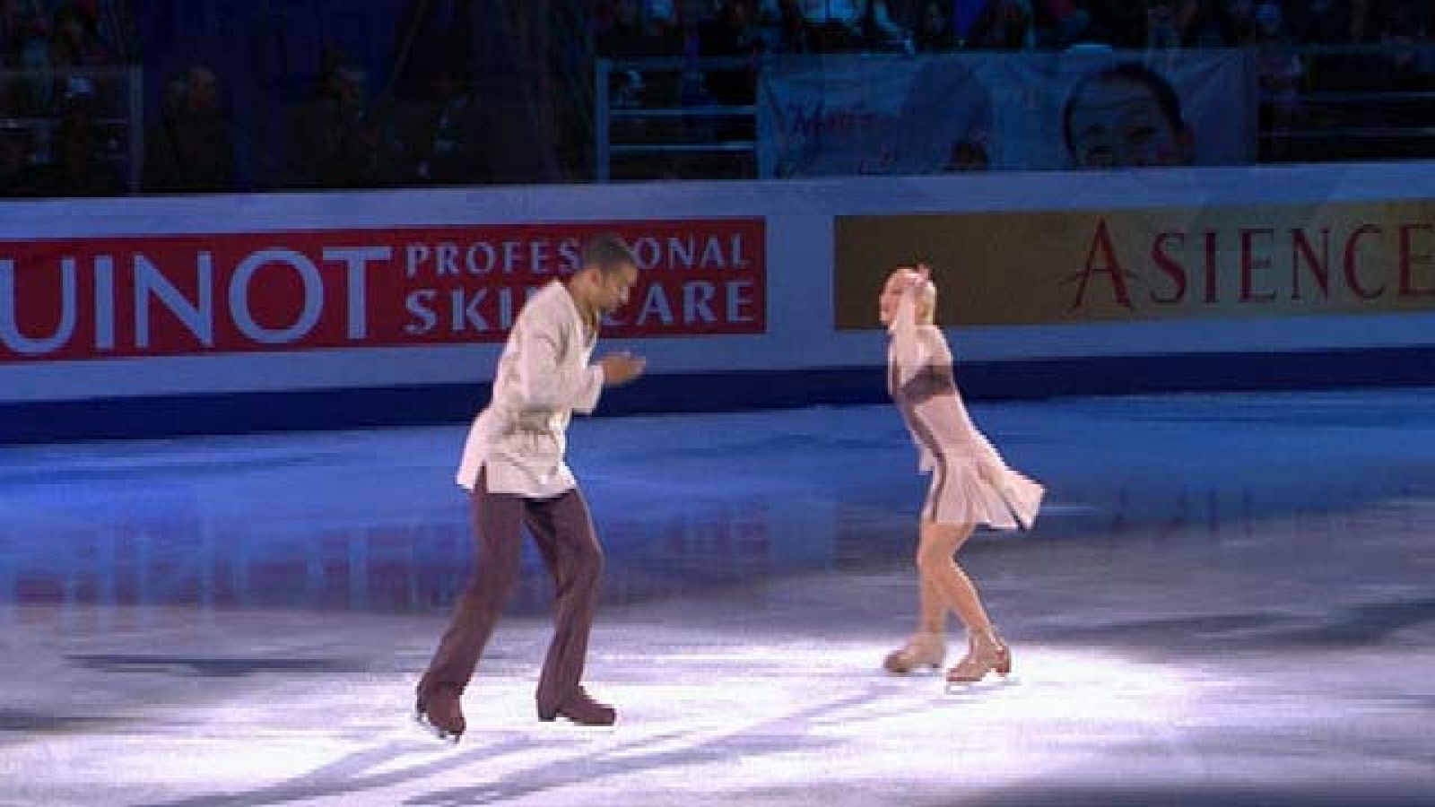 Los triunfadores del Mundial de Patinaje de Moscú han participado en la gala final de exhibición. Por primera vez, un español, Javier Fernánez, finalizó en décima posición.