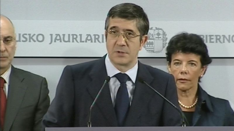 Patxi López: "Falta por conocer la decisión del TC y por lo tanto no hay nada definitivo"