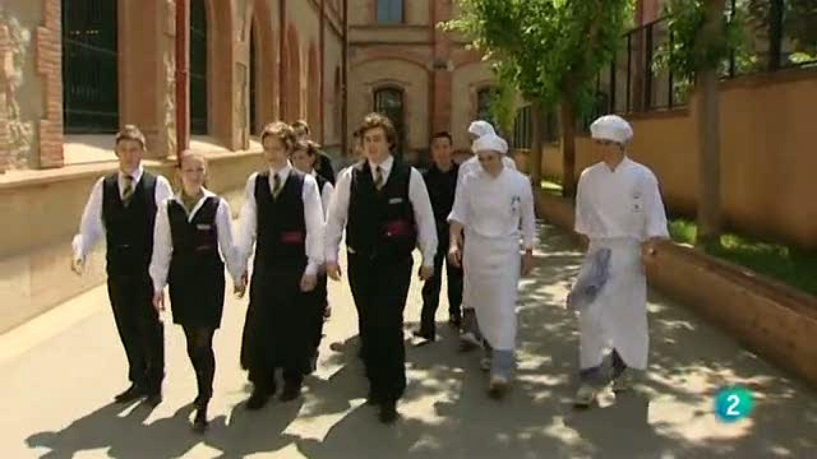 Para Todos La 2 - Los camareros