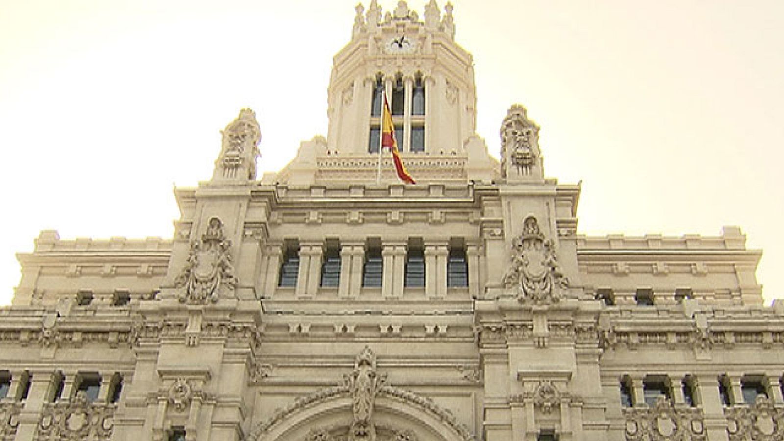 Cambios en los feudos socialistas como Barcelona o Sevilla, según el CIS