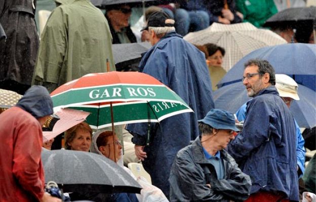  - Nadal parado por la lluvia