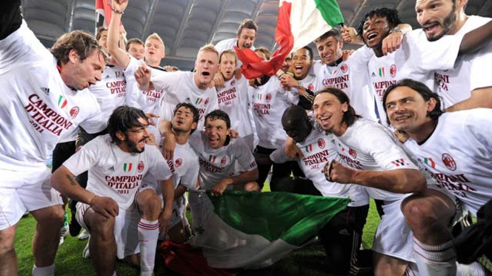 El Milan levanta el 'Scudetto' y acaba con el dominio del Inter | Ver