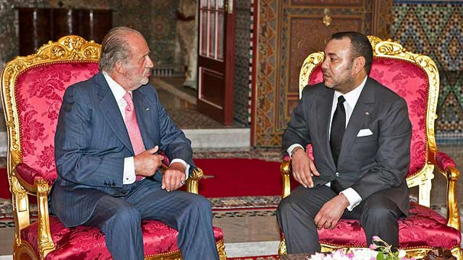 El rey Juan Carlos se reúne con el monarca marroquí Mohamed VI en Marraquech