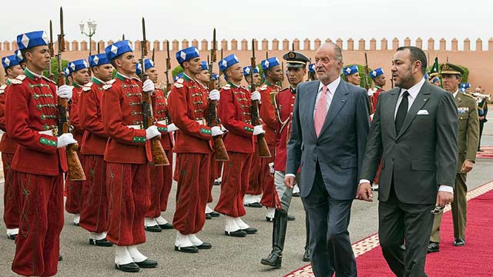 Los reyes de España y Marruecos analizan el "buen estado de las relaciones bilaterales"