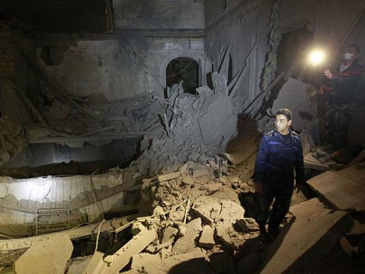 Telediario 1 - Intensos bombardeos en Trípoli