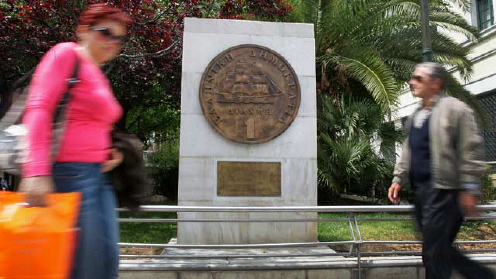 La UE dispuesta a ayudar a Grecia con un nuevo plan | Ver