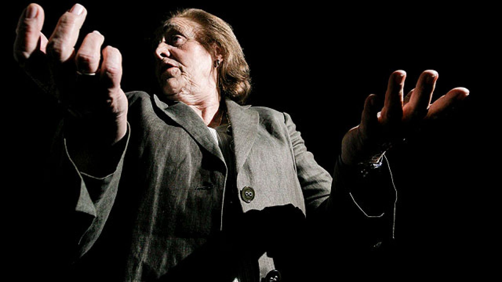 Despues de 17 años como Presidenta del Rayo Vallecano, Teresa Rivero se despidió ayer de los medios de comunicación. Fue en una Conferencia de prensa donde explicó los motivos por los que la familia Ruiz Mateos dejaba el club. Teresa Rivero dijo que,