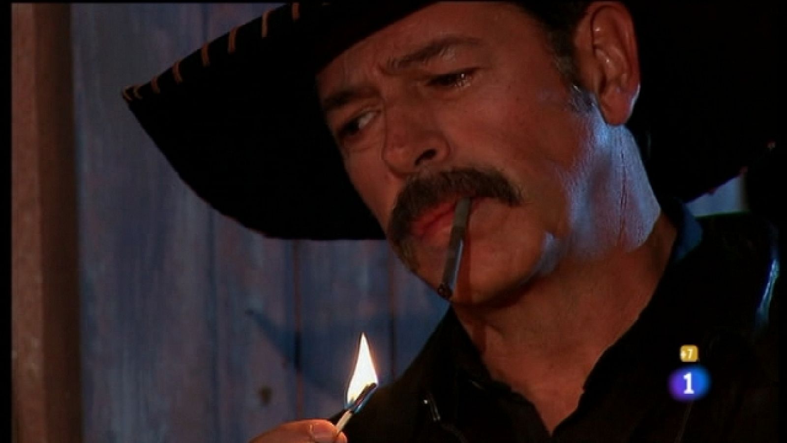 Soy tu dueña - Capítulo 56 - Leonor se presenta ante Valentina fingiendo que le importa la ruptura de su relación con su hijo - Ver ahora