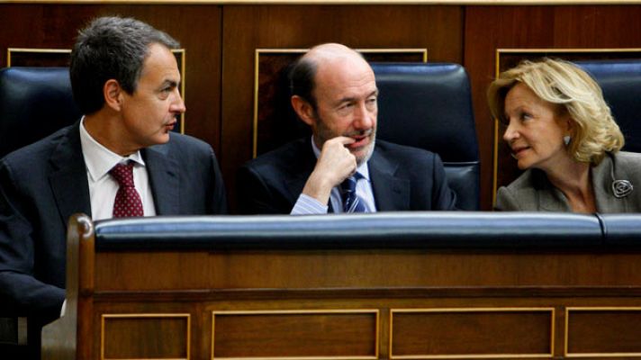  - Zapatero niega el recorte social