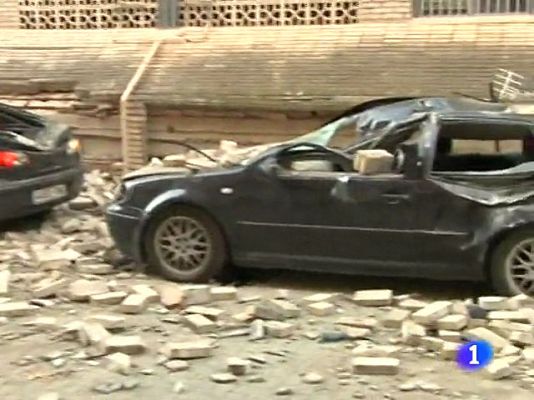 Telediario 1 - Una decena de personas mueren tras dos terremotos en Murcia