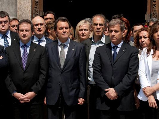 Telediario 1 - Minuto de silencio por las víctimas