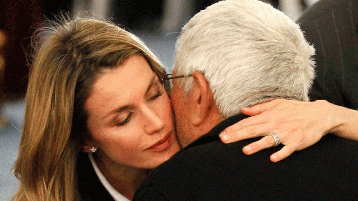  - Los Príncipes de Asturias asisten al funeral por las víctimas del terremoto