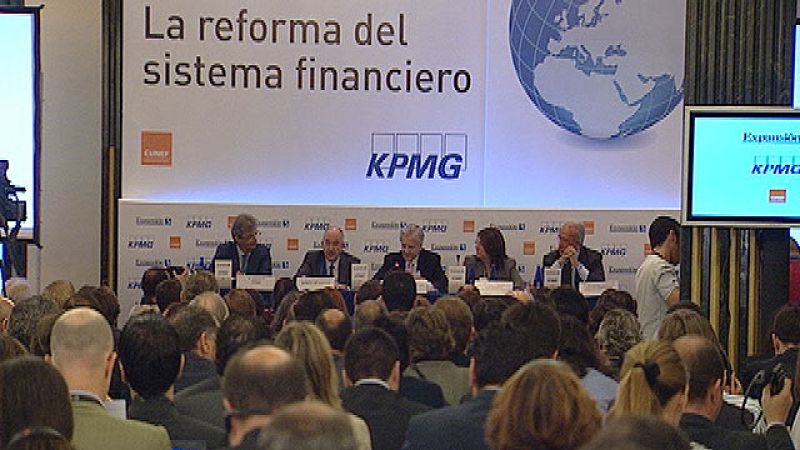 Trichet defiende las reformas financieras de España