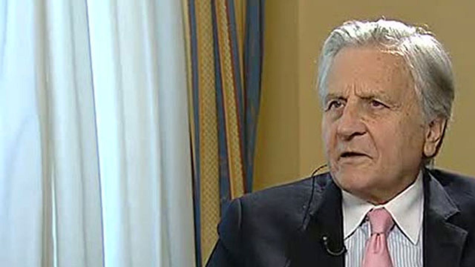 El presidente del Banco Central Europeo, Jean-Claude Trichet, en una entrevista concedida a Televisión Española, ha asegurado que la crisis en la que se encuentra la economía, "no es una crisis del euro", sino de un "problema de las finanzas públicas