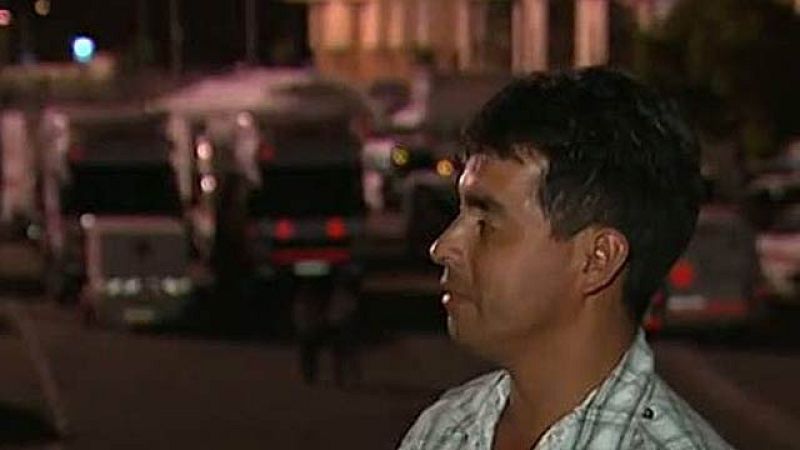 Para Ramón Valle, que reside en Lorca, esta noche será la tercera que pase en la calle.