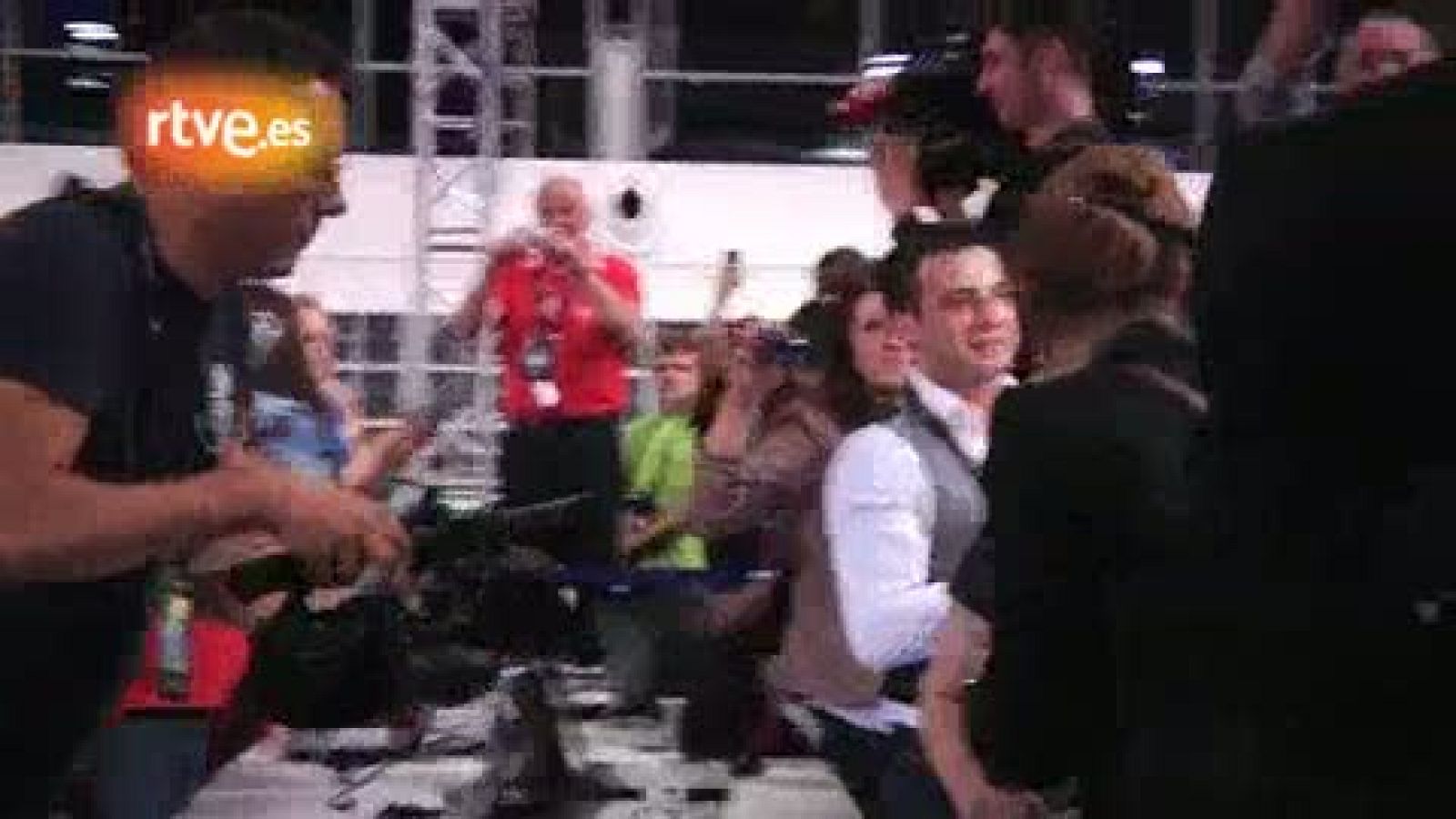 Las reacciones de Ell y Niki (Azerbaiyán) tras conocer que han ganado Eurovisión 2011 | Ver