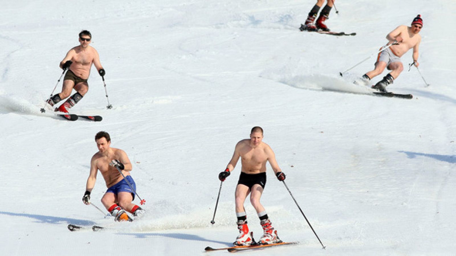 On Off: Bajada sin pantalones - On Off | Ver