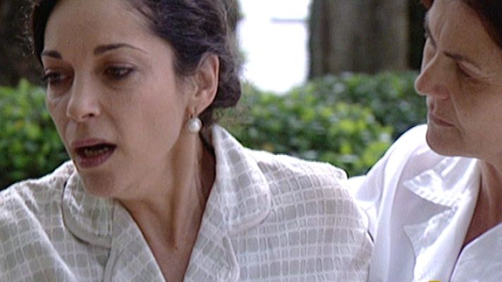 Amar en tiempos revueltos - Eulalia tiene una crisis por Andrés