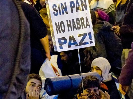 Telediario 1 - Desalojan el campamento del Sol