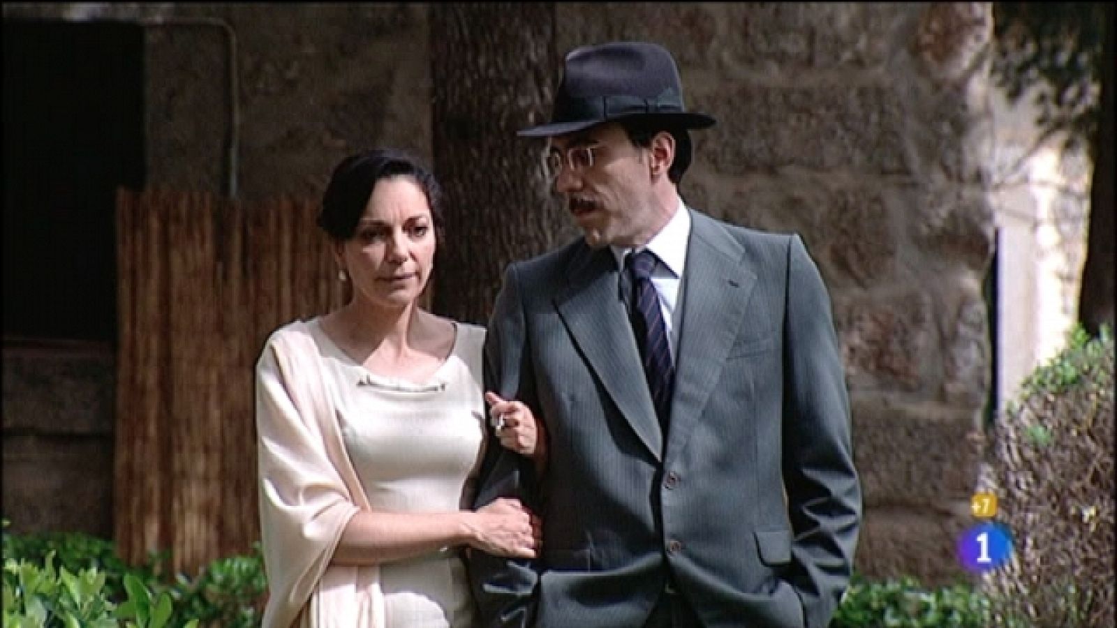 Amar en tiempos revueltos - T6 - Capítulo 182 - Andrés recibe las notas de Jaime, más bajas que el año anterior - Ver ahora