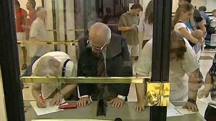 Telediario 1 - Menos votantes desde el extranjero