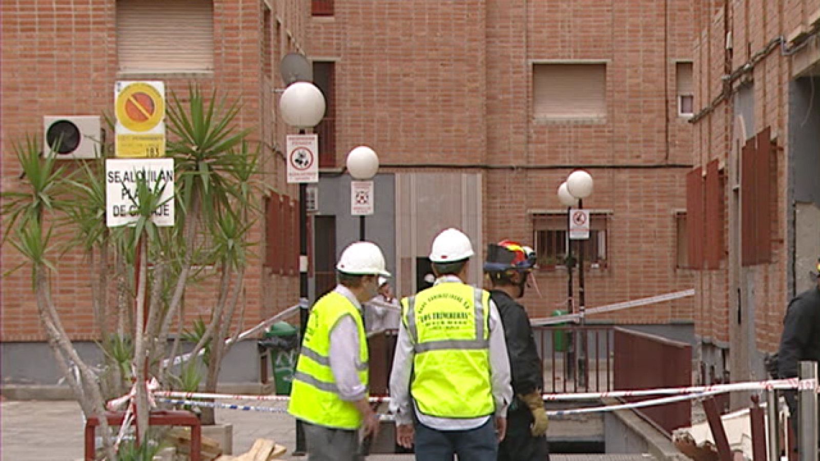 Gobierno central, autonómico y local firman un convenio para cubrir ayudas para los damnificados del terremoto de Lorca