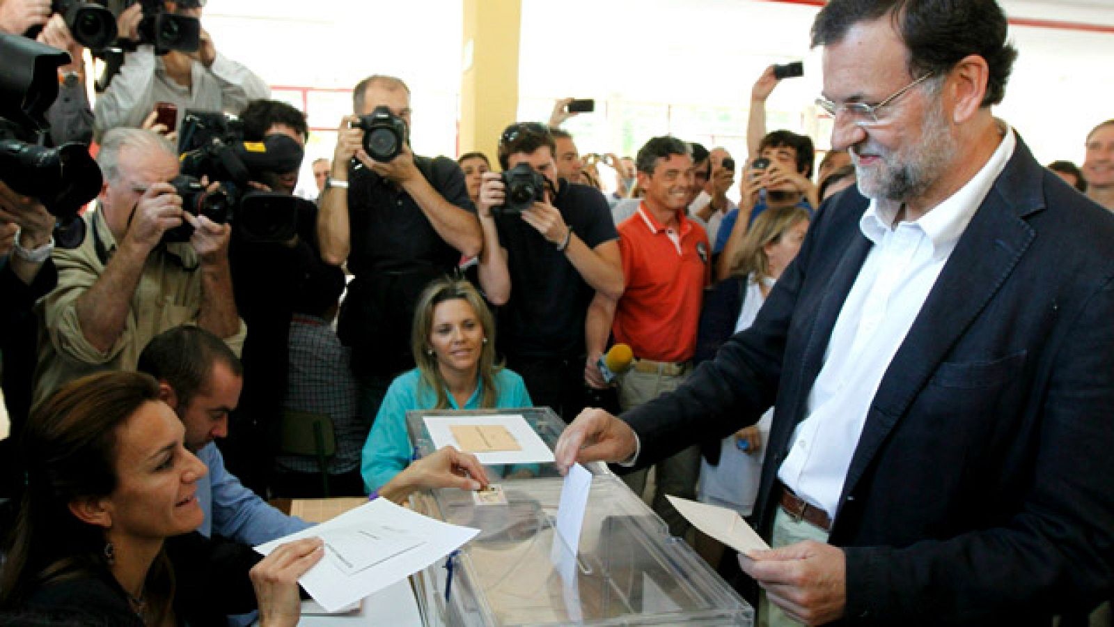 Rajoy confía en una amplia participación porque "la democracia es voto" | Ver