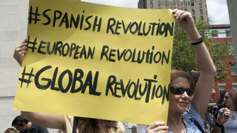 Noche de reflexión en las acampadas de muchas plazas de España | Ver