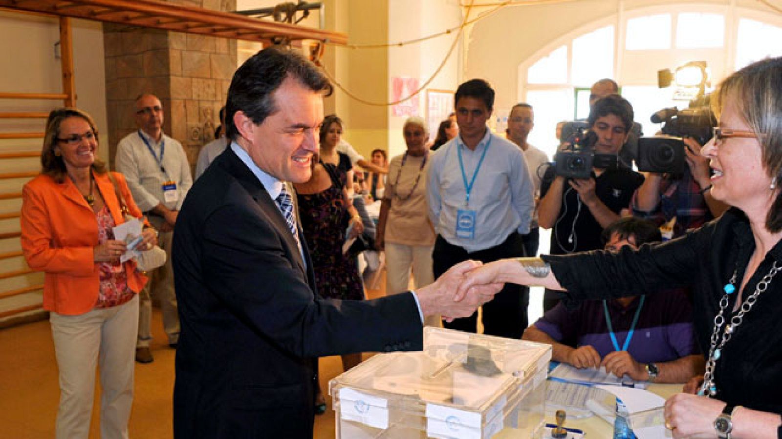 Artur Mas ejerce su derecho al voto en Barcelona
