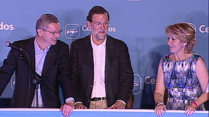 Mariano Rajoy agradece en Génova la victoria del PP y asegura que mañana se pondrá a trabajar