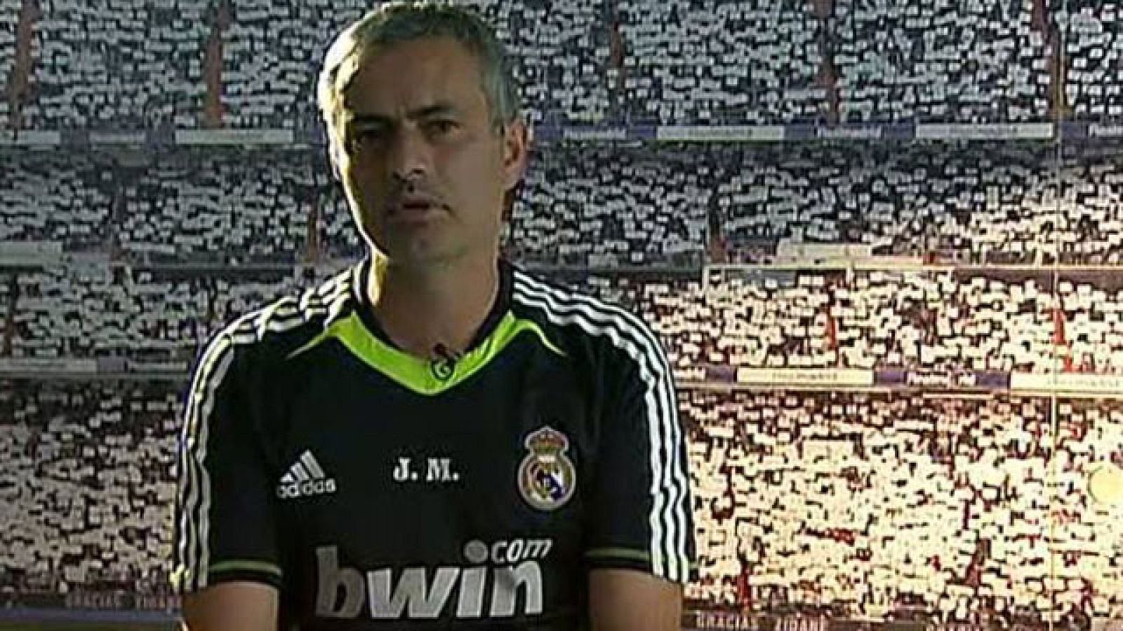 El entrenador del Real Madrid, Jose Mourinho, se ha despedido de los aficionados con un comunicado en el que pide que se recuperen valores "fundamentales" del fútbol, entre los que ha destacado el 'fair-play'.