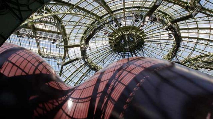 Telediario 1 - Las esferas de 'Leviathan' en París