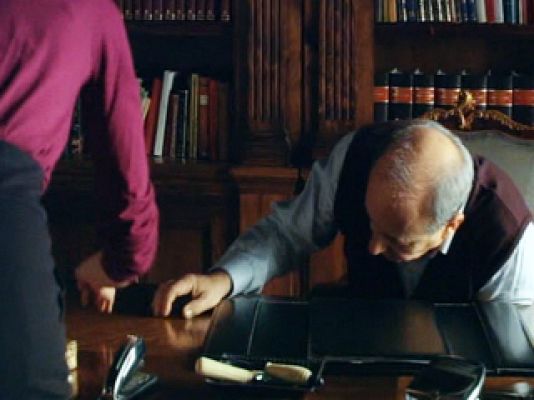 Gran Reserva - Vicente agoniza y Sara no hace nada