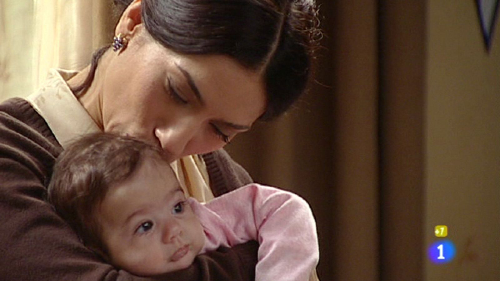 Amar - Manolita dará su vida por la pequeña Marisol