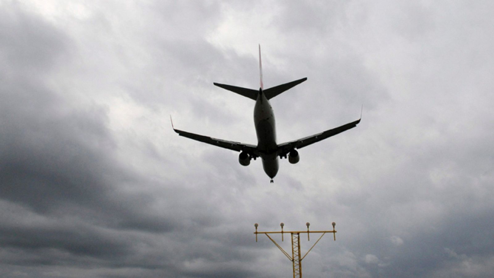 La nube volcánica se desplaza al norte de Europa - Informativo 24h | Ver