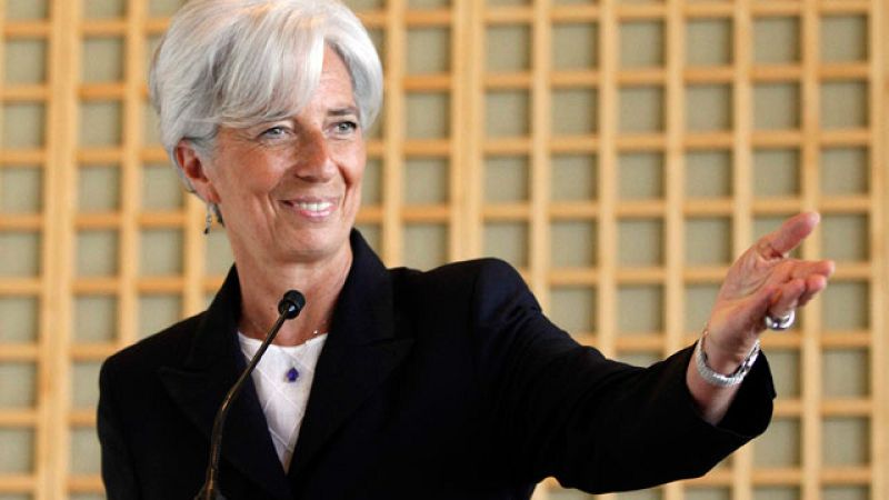 La ministra de Economía francesa, Christine Lagarde, ha presentado en París su candidatura para dirigir el FMI, apoyada por la mayoría de los países europeos.
