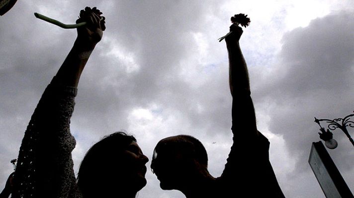 Telediario 1 - Telediario 2 en 4' - 27/05/11