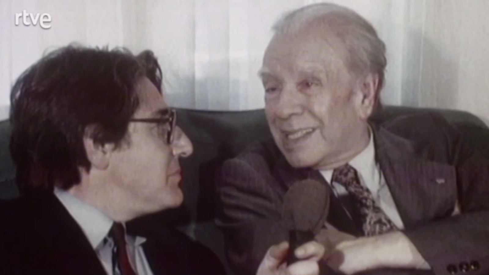Entrevista a Borges en '300 millones' (1981) - 300 millones | Ver