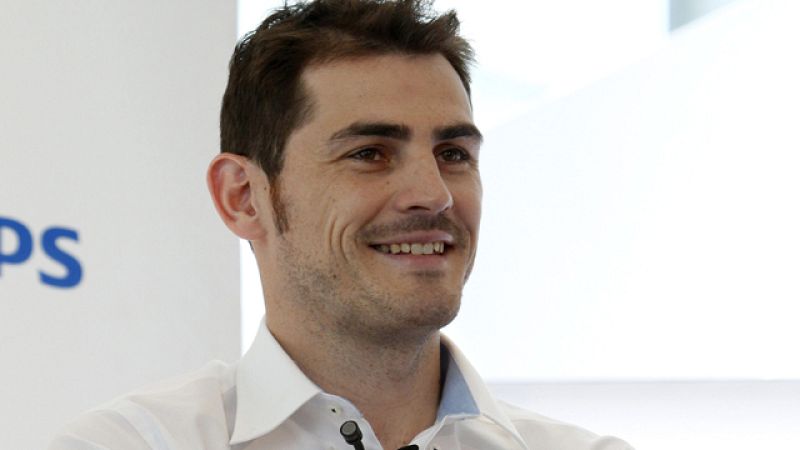 Casillas olvida la tensión con el Barça