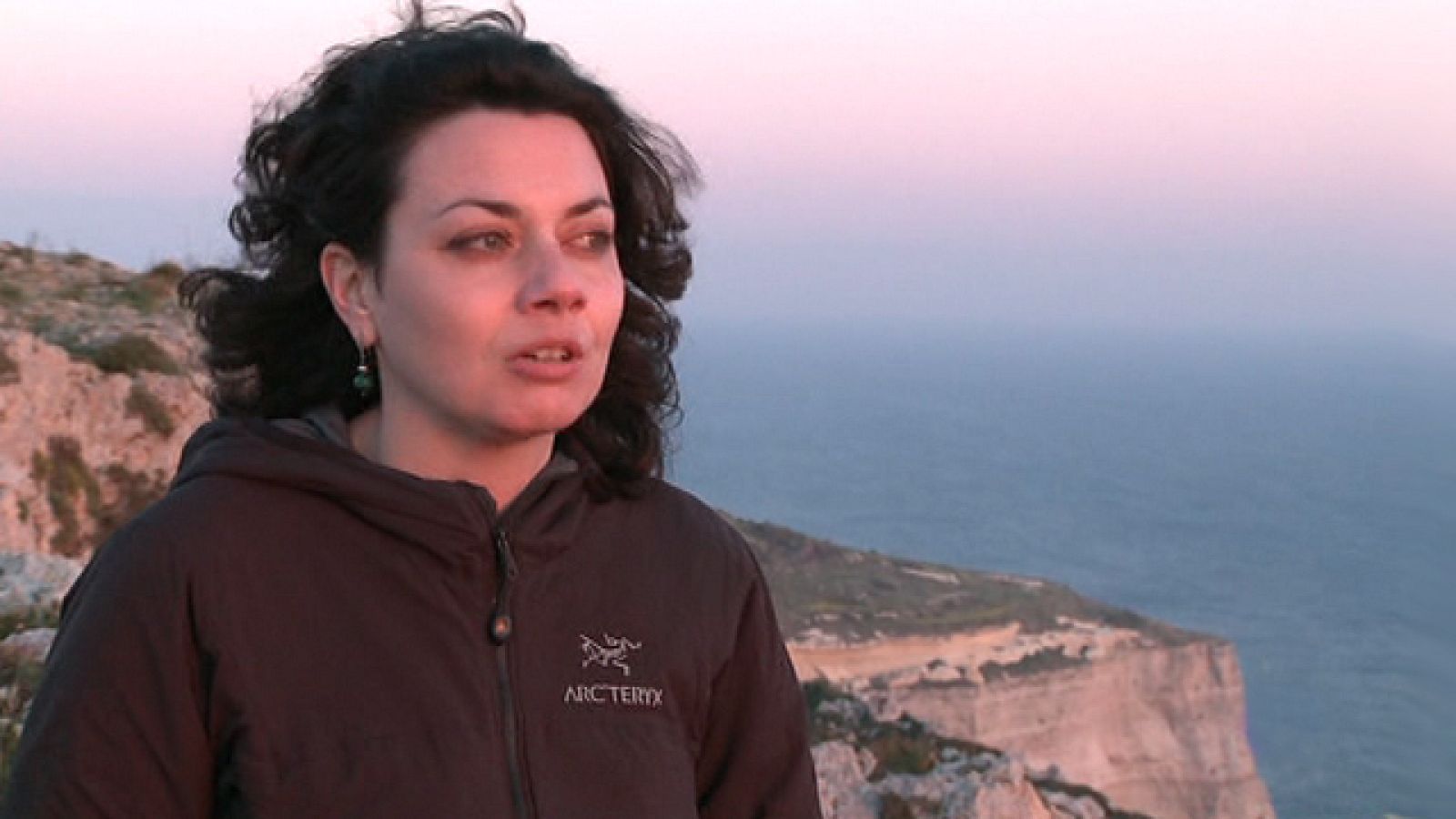 Victoria trabaja en la librería de la catedral de La Valeta, uno de los símbolos del país. Ella nos dará las claves para entender el arraigado catolicismo de la sociedad maltesa.