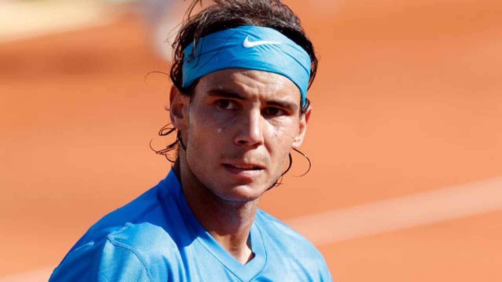 El tenista español supera a Robin Soderling, número cinco del mundo, y reivindica su juego ante TVE