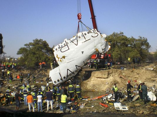 Telediario 1 - Telediario 2 en 4' - 01/06/11