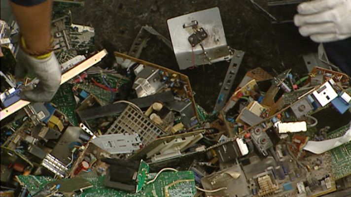 Telediario 1 - Fraude masivo de reciclaje