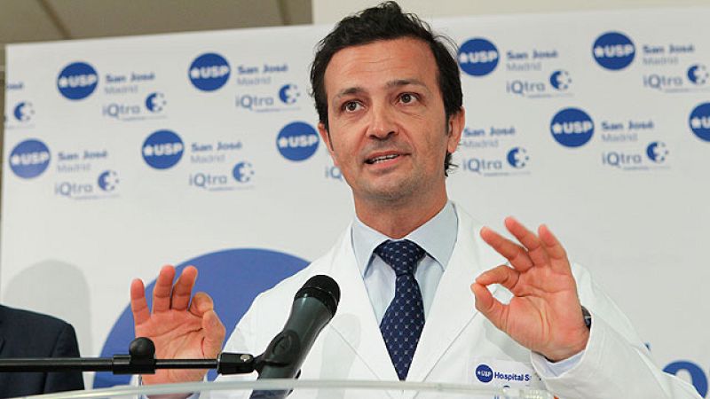 El rey Juan Carlos "está muy animado" tras la intervención de rodilla