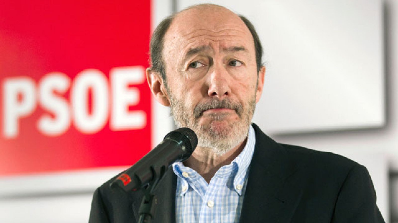 Rubalcaba dice que las autonomías del PP han gastado cuatro veces más que las del PSOE