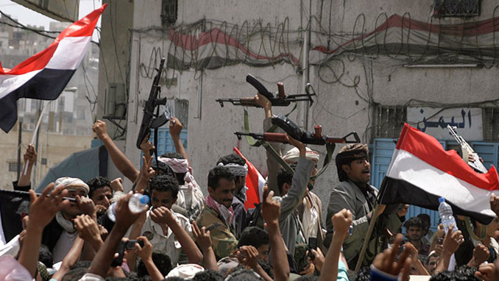 La quincena de españoles evacuados de Yemen se encuentra ya en Jordania