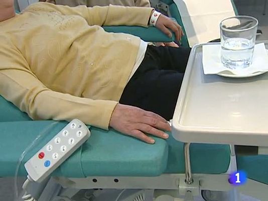 Telediario 1 - Un nuevo tratamiento aumenta la calidad y alarga la vida de los enfermos de cáncer de pulmón