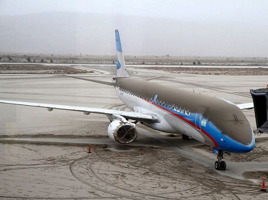 - Buenos Aires y Montevideo cancelan sus vuelos por la nube de ceniza del volcán Puyehue