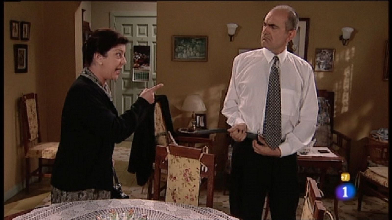 Amar en tiempos revueltos - T6 - Capítulo 196 - Unas lúcidas y a la vez enérgicas palabras de Felisa logran finalmente romper el bloqueo de Manolita ante su hijo - Ver ahora